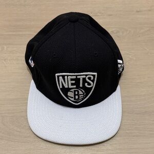 adidas Brooklyn Nets Black & White Flat-Brim Snapback Cap